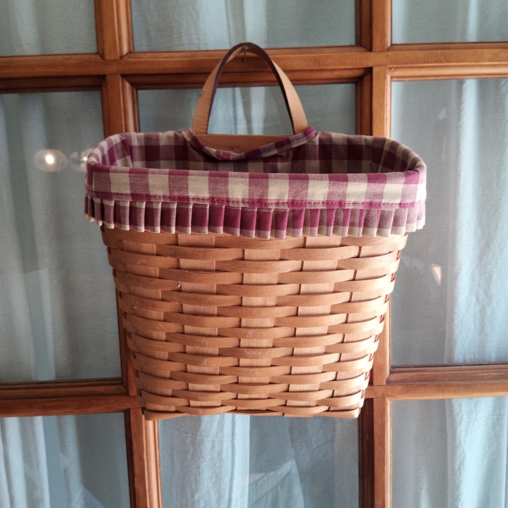 Vintage Longaberger Basket Handmade in USA '99 leather strap & gingham lining